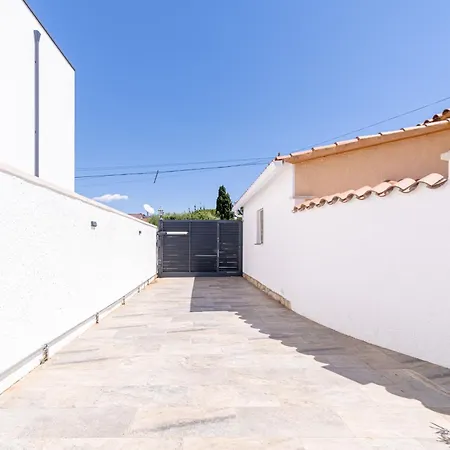 Apart-rent Casa Alberes 0080 * Empuriabrava
